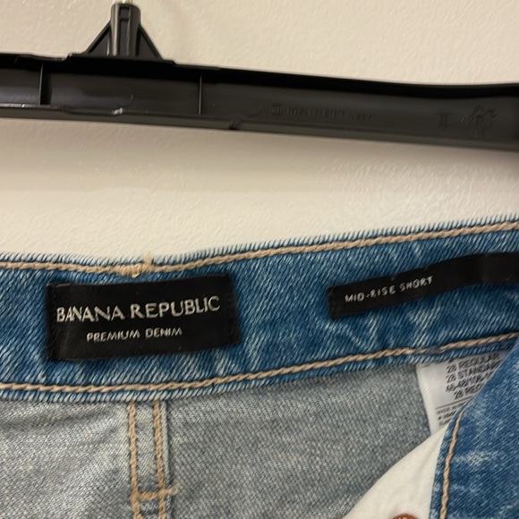 Banana Republic mid-rise jean short - Picture 6 of 9